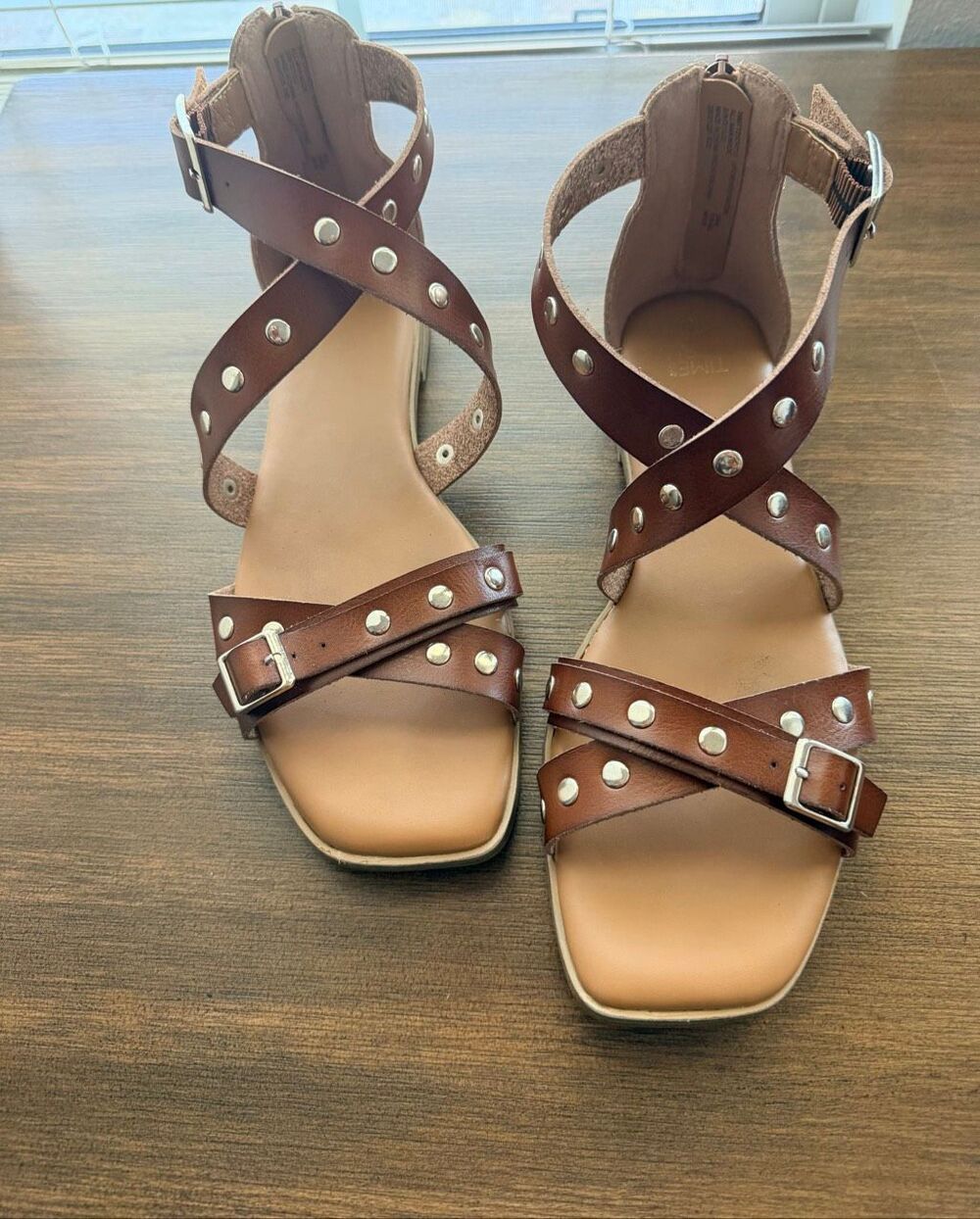 Time and Tru Size 9 Brown Strappy Gladiator Sandals Faux Leather
